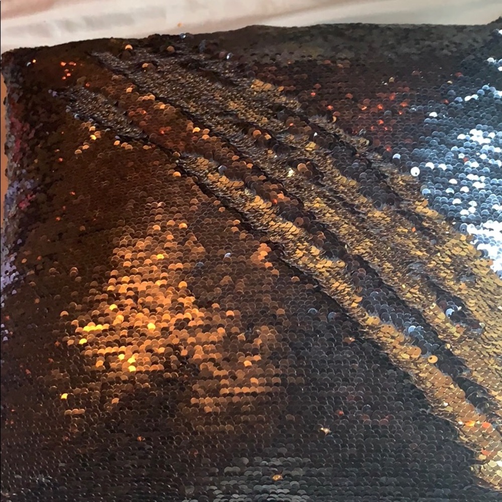 Flip color changing pillow